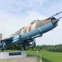 Самолет-памятник авиаконструктору Павлу Сухому (Глубокое)
