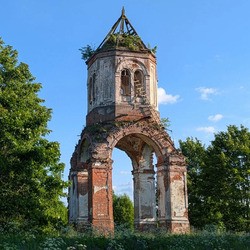 Руины Свято-Евфросиниевской церкви (Росица)