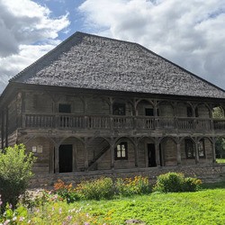 Деревянный лямус в Гродно (музей «Старая хатка»)