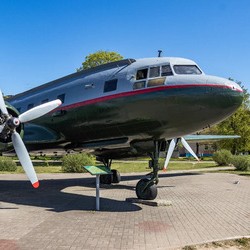 Самолет-памятник партизанскому аэродрому (Бегомль)