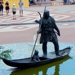 Памятник первопоселенцу в Гомеле (Лодочник)