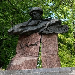 Памятник Владимиру Короткевичу (Витебск)