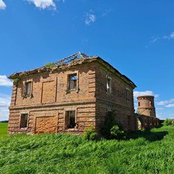 Хозяйственный двор «Мурованка Хрептовичей» (Щорсы)