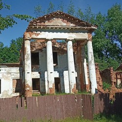 Дворцово-парковый комплекс Слотвинских (Рованичи)