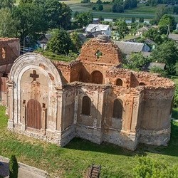 Руины церкви Успения Пресвятой Богородицы (Холопеничи)