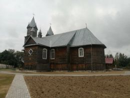 Костёл Рождества Девы Марии со стороны апсиды