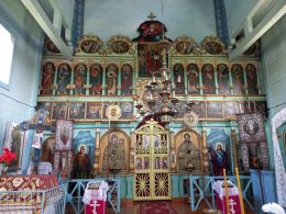 Резной четырёхрядный иконостас, выполненный в 1751 году