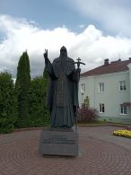 Памятник преподобному Елисею Лавришевскому в Новогрудке
