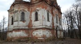 Руины Свято-Троицкой церкви в деревне Самотевичи (Костюковичский район)
