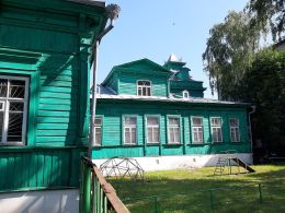 Задний фасад