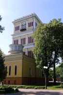Башня дворца Румянцевых — Паскевичей, вид со стороны парка