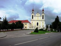 Костёл Святых апостолов Петра и Павла в Ивье