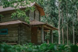 Часовня Матери Божьей Неустанной Помощи в деревне Дубок