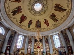 Интерьер храма