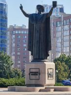Памятник Франциску Скорине у Национальной библиотеки Беларуси в Минске