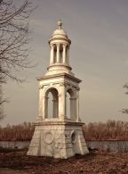 Каменная беседка-башня (оберегового и сакрального назначения). Фото 2012 года.