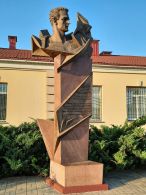 Памятник Фёдору Андреевичу Крыловичу в Осиповичах