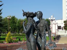 Скульптурная композиция с фонтаном «Папараць-кветка» в Молодечно