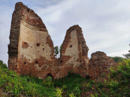 Руины костёла Святого Антония в Губино (Лепельский район)