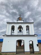 Брама-колокольня с тремя колоколами