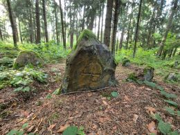Каменные кресты в Замошье