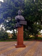 Памятник Якубу Коласу в Ганцевичах