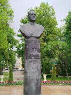Памятник А.А. Громыко в Гомеле