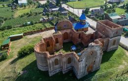Руины церкви Успения Пресвятой Богородицы в Холопеничах