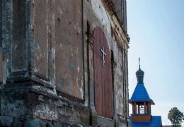 Руины церкви Успения Пресвятой Богородицы в Холопеничах